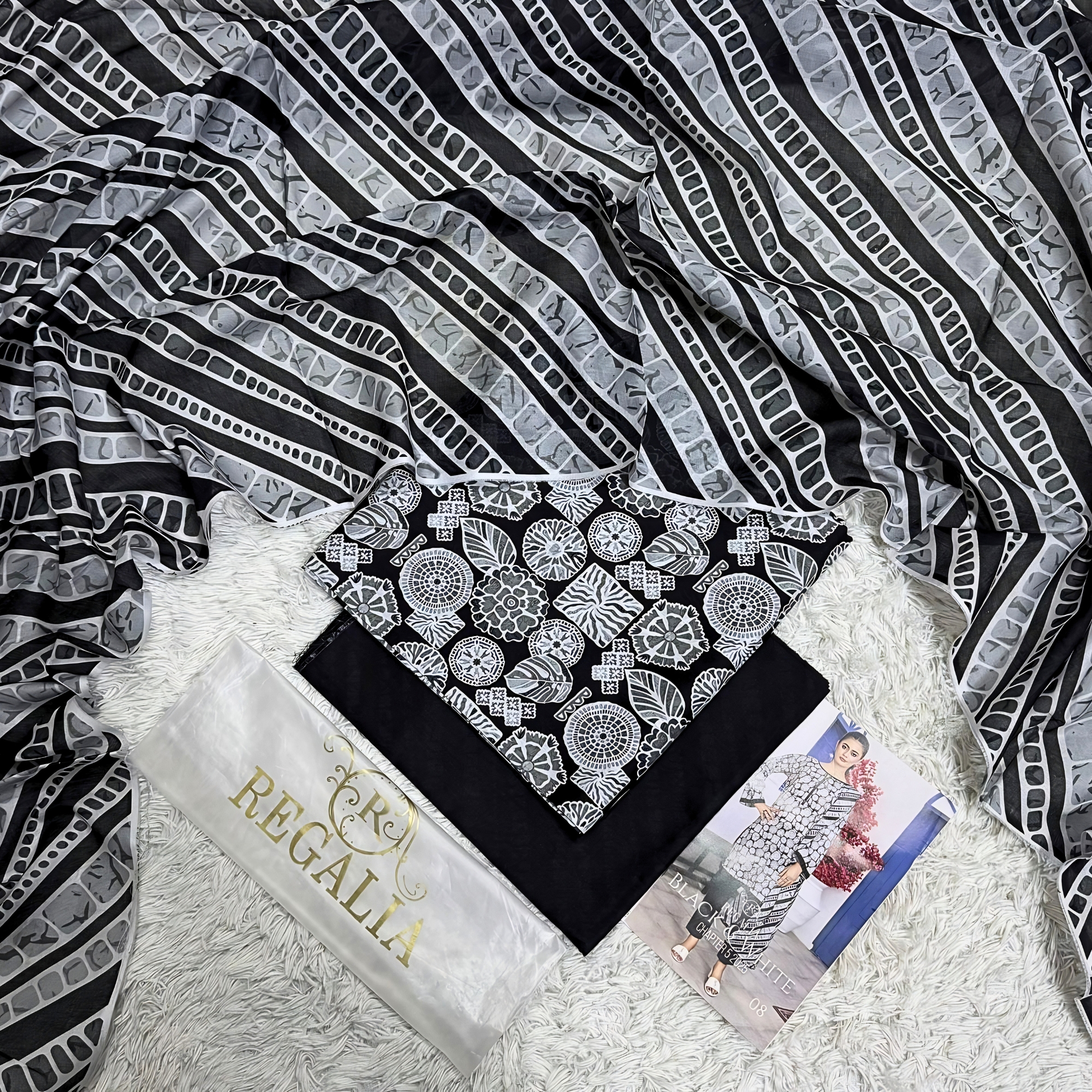 Regalia Black & White Series 2026 – Original Printed Lawn 3PC Suit