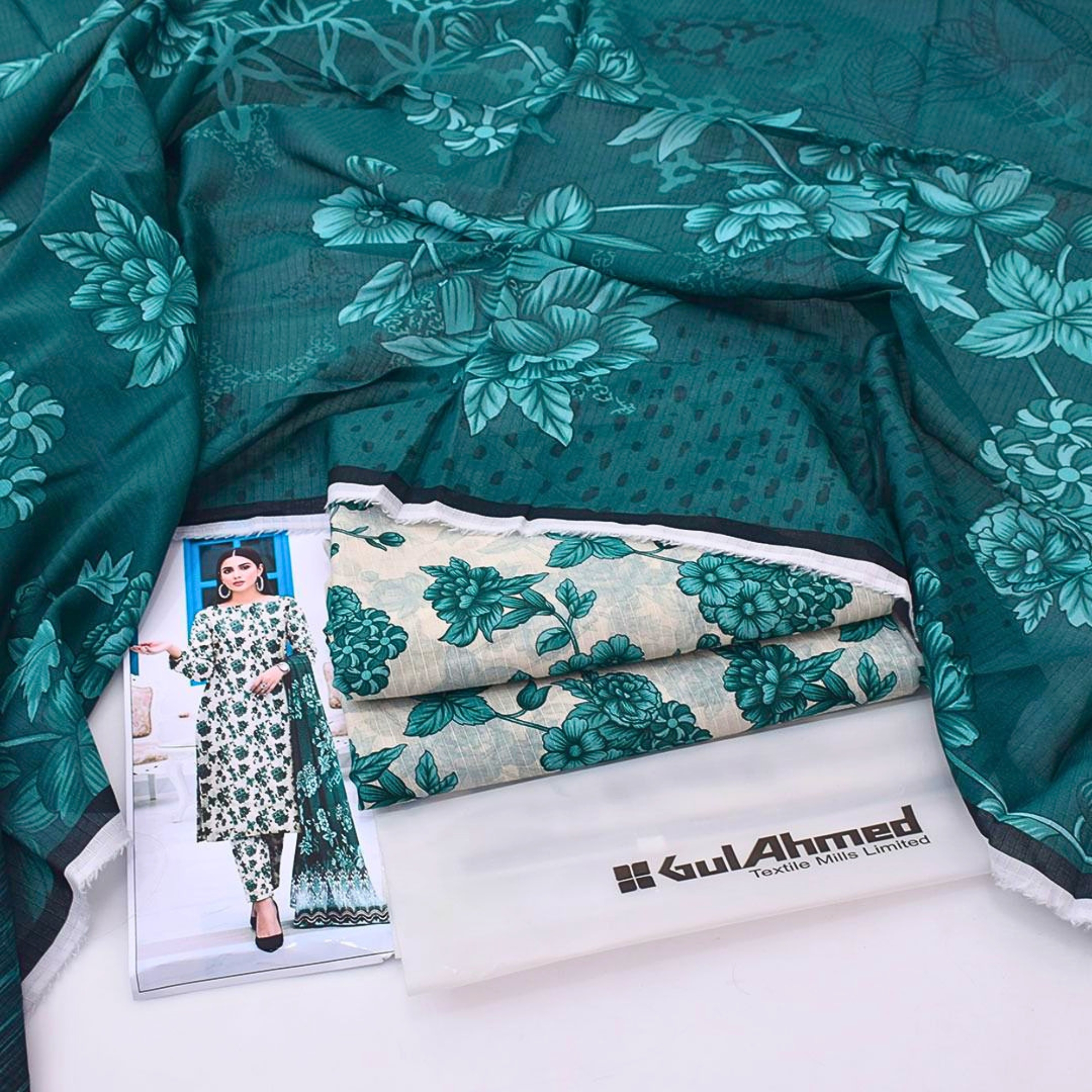 Gul Ahmed Bana Dora Lawn 3 Piece Suit