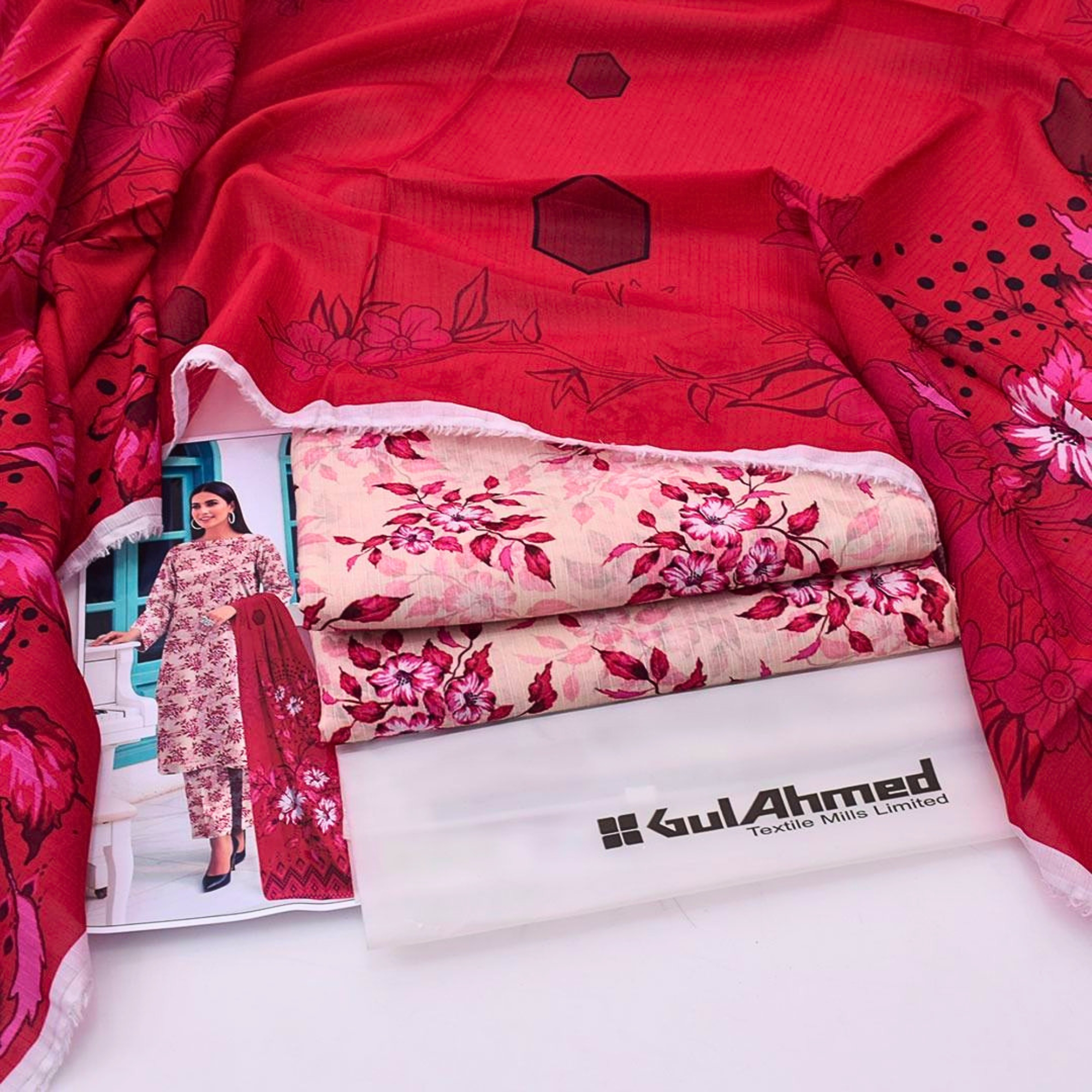 Gul Ahmed Bana Dora Lawn 3 Piece Suit