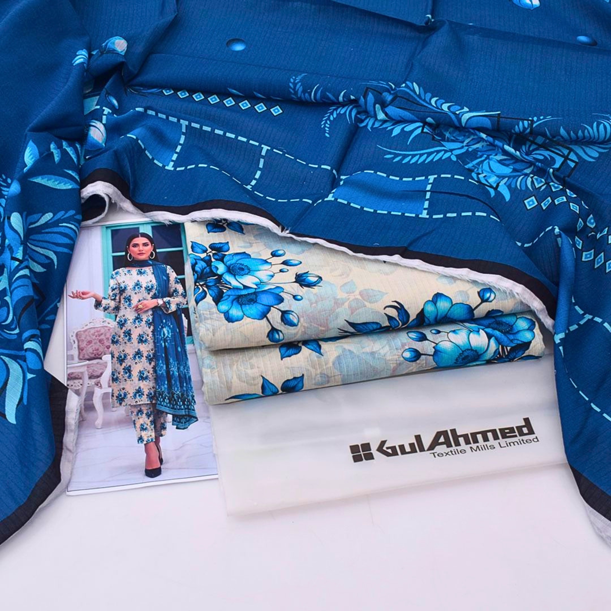 Gul Ahmed Bana Dora Lawn 3 Piece Suit